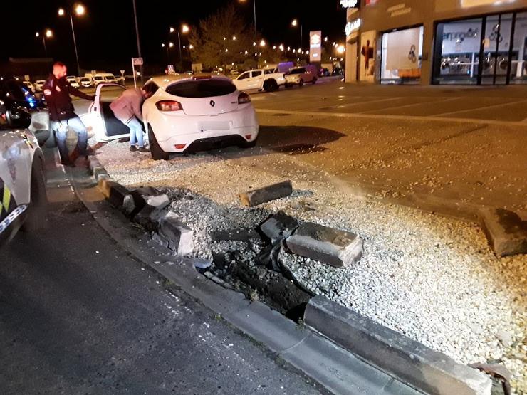 Saída de vía no Polígono das Gándaras de Lugo. O condutor participaba nunha 