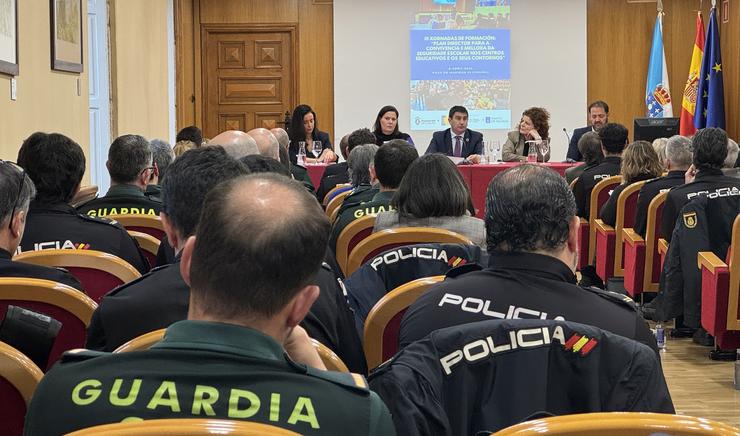 O delegado do Goberno en Galicia, Pedro Branco, preside unhas xornadas sobre o plan de convivencia escolar. DELEGACIÓN DO GOBERNO EN GALICIA 