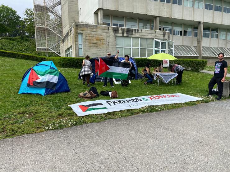 Estudantes acampan no Campus de Elviña, na Coruña, para mostrar o seu apoio ao pobo palestino.. UDC / Europa Press