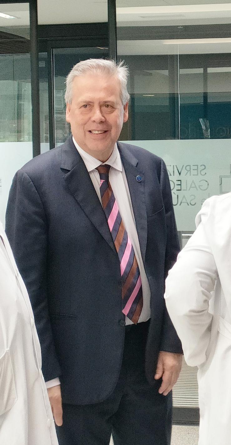 O conselleiro de Sanidade, Antonio Gómez Caamaño, na súa primeira visita ao Hospital Álvaro Cunqueiro como novo responsable do departamento autonómico. / Europa Press