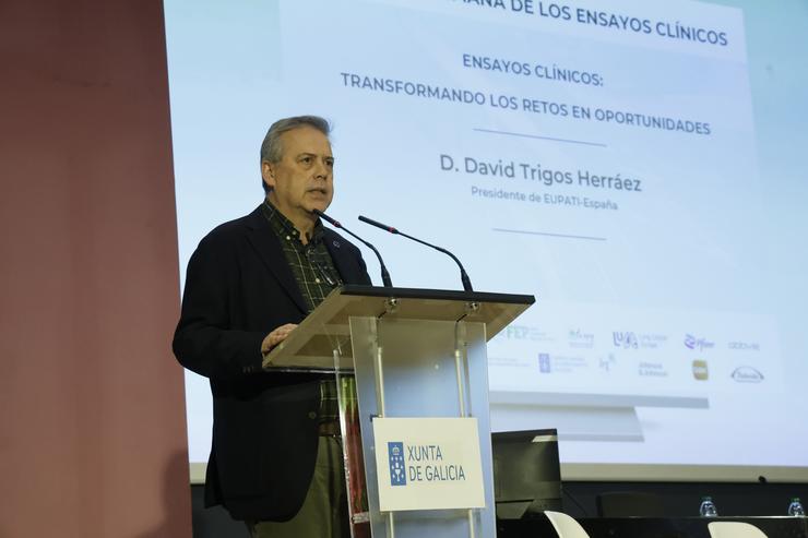 O conselleiro de Sanidade, Antonio Gómez Caamaño, intervén nun acto no HULA 