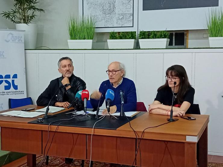 O biólogo Ramón Varela ofrece unha rolda de prensa sobre as emisións do proxecto de Altri. ADEGA 
