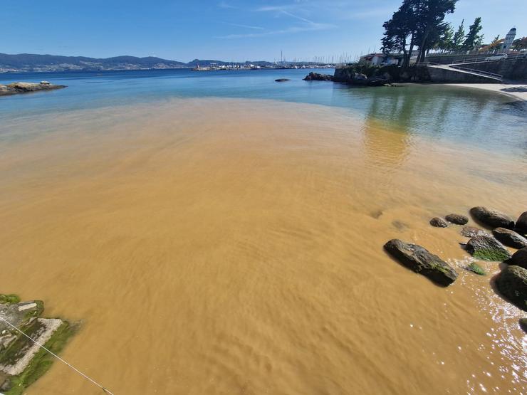 Mancha na praia de Sanxenxo.. CONCELLO DE SANXENXO 