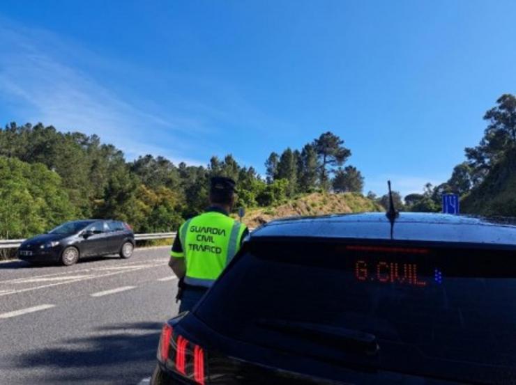 Control da Garda Civil de Tráfico na provincia de Ourense.. GARDA CIVIL 
