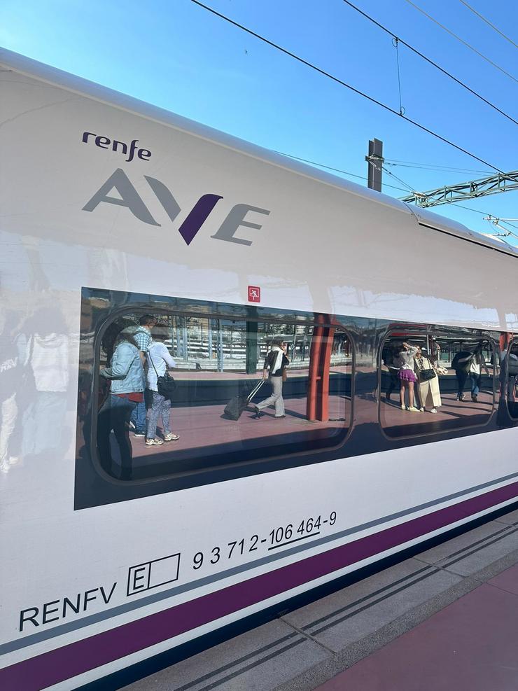 AVE AVRIL / Europa Press