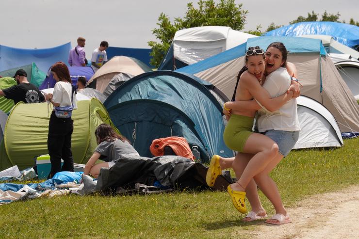 Ambiente durante o arranque do festival O Son do Camiño no Monte do Gozo, a 30 de maio de 2024, en Santiago de Compostela / Álvaro Ballesteros - Arquivo