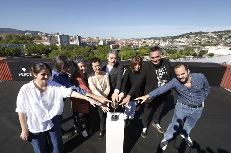 O alcalde de Pontevedra, Miguel Anxo Fernández Lores, e a presidenta de AICE, María Guerra, entre outros / CONCELLO DE PONTEVEDRA - Arquivo