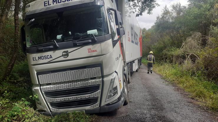 Accidente de camión / CONSORCIO BOMBEIROS
