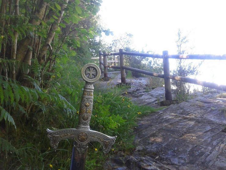 Actual área recreativa de Santo Estevo do Ermo, onde hai restos dun eremitorio e fontes sagradas / Adega