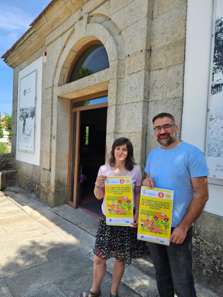 Eva González, coordinadora do GDR Limia-Arnoia, e Bernardo Varela, concelleiro de Medio Ambiente do Concello de Allariz presentando a xornada. Foto: Dpto Comunicación Concello de Allariz.