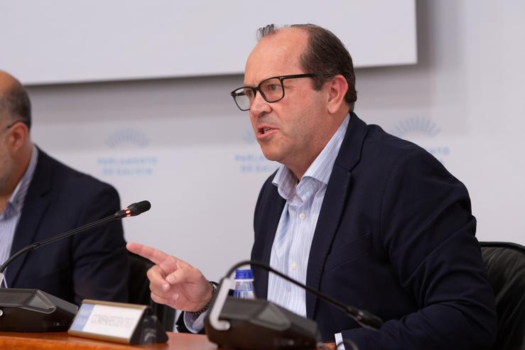 O presidente da Sociedade Galega de Medio Ambiente (Sogama), Javier Domínguez, na Comisión 2ª.. XUNTA