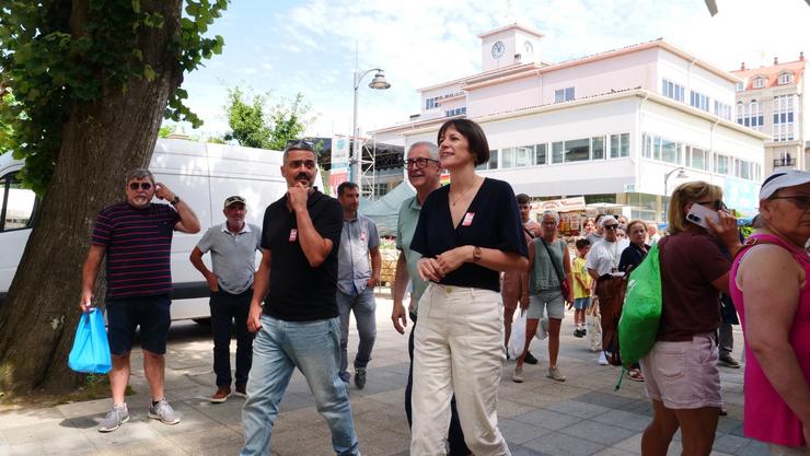A portavoz nacional do BNG, Ana Pontón, o deputado Daniel Pérez e o alcalde de Carballo (A Coruña), Evencio Ferrero.. BNG 