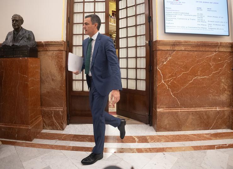 O presidente do Goberno, Pedro Sánchez, sae dunha sesión de control ao Goberno, no Congreso dos Deputados, a 26 de xuño de 2024, en Madrid (España).  O financiamento singular para Cataluña protagoniza hoxe a sesión de control ao Goberno en e. Eduardo Parra - Europa Press / Europa Press