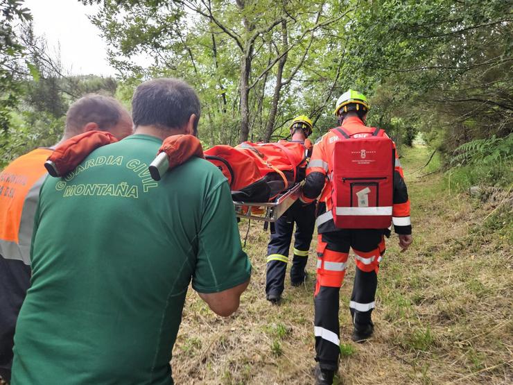 Senderista rescatada na ruta do río Mao.. GARDA CIVIL DE OURENSE / Europa Press
