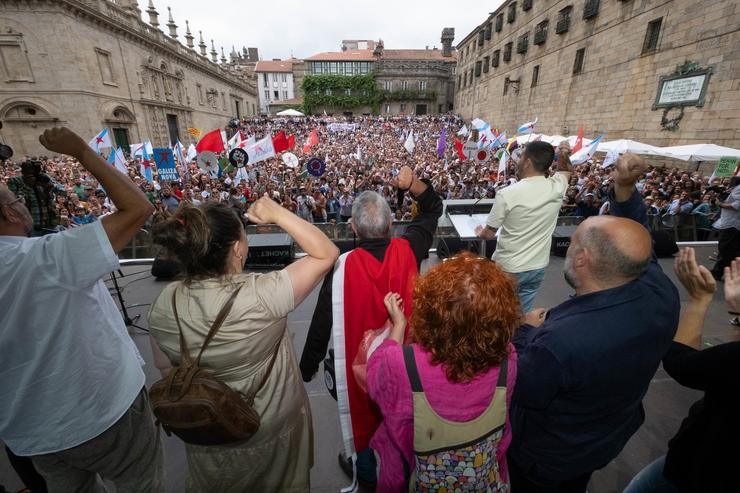 Arquivo - Un grupo de persoas durante unha marcha convocada por BNG que parte da Alameda, a 25 de xullo de 2023, en Santiago de Compostela, A Coruña, Galicia (España). Como cada 25 de xullo, coa celebración da Festa do Apóstolo de Santiago, o B. César Arxina - Europa Press - Arquivo / Europa Press
