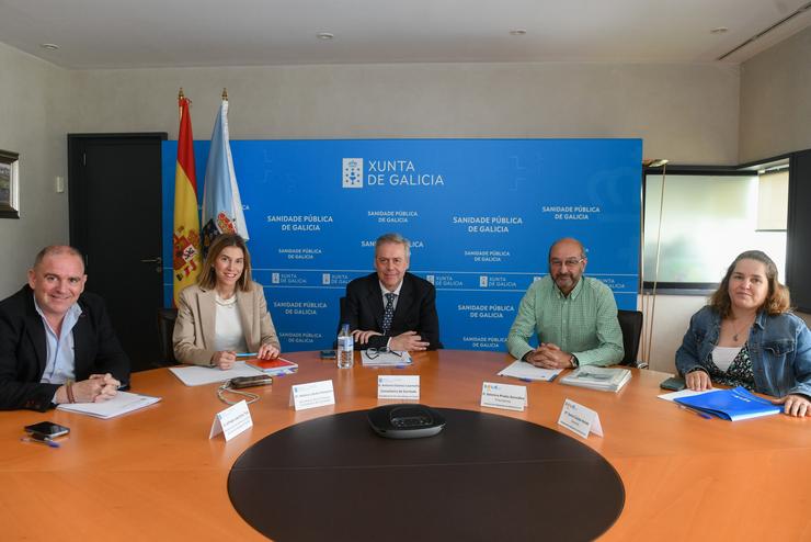 O conselleiro de Sanidade, Antonio Gómez Caamaño, reúnese con representantes de Down Galicia.. XUNTA / Europa Press