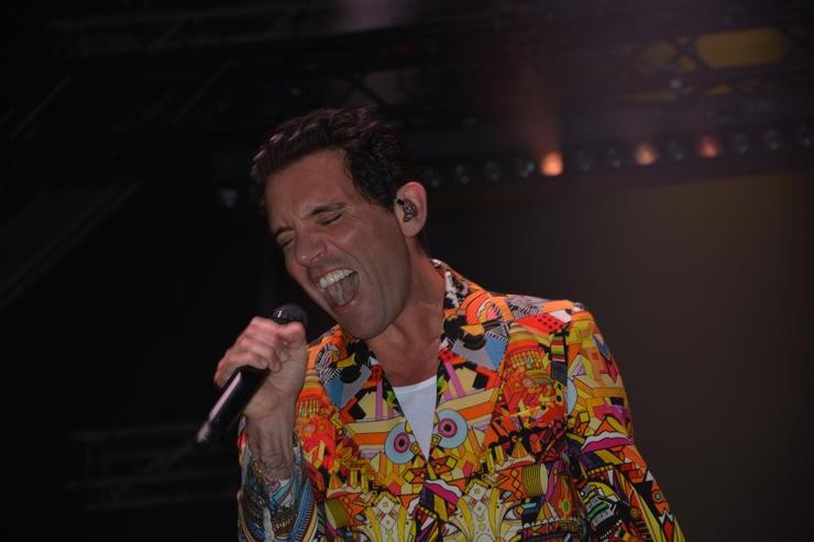 O cantante Mika durante a súa actuación no Atlantic Fest, en Vilagarcía de Arousa, a 21 de xullo de 2024 / Europa Press