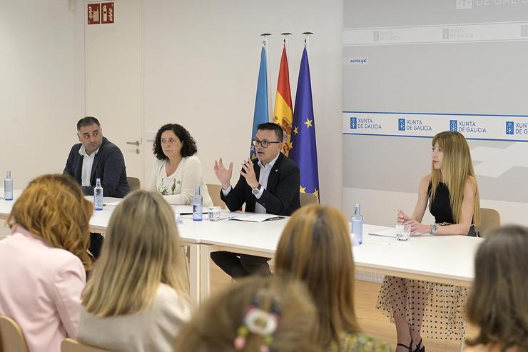 O conselleiro de Emprego, Comercio e Emigración, José González, nun encontro cos directores e orientadores das oficinas de emprego da provincia da Coruña. MONCHO FONTES / Europa Press