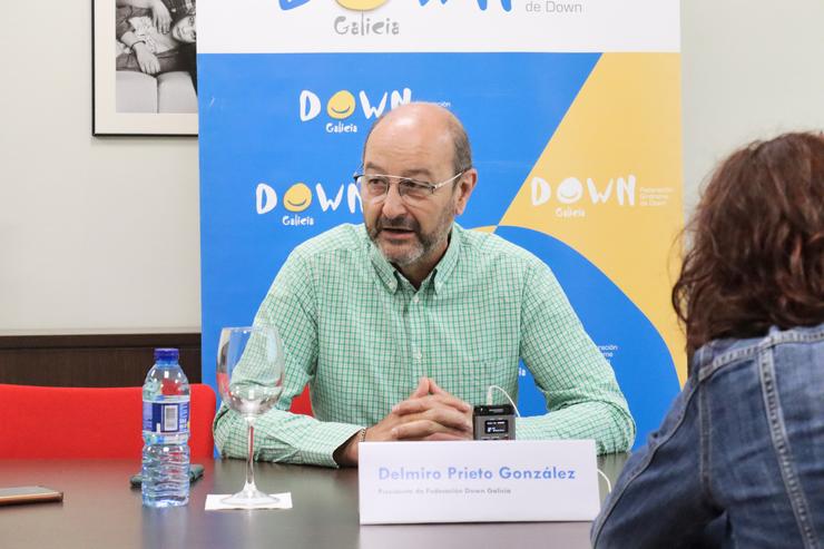 O presidente de Down Galicia, Delmiro Prieto, en rolda de prensa. DOWN GALICIA