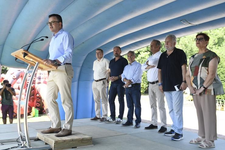 O conselleiro de Emprego, José González, na súa intervención na Festa do Polbo do Carballiño.. XUNTA / Europa Press