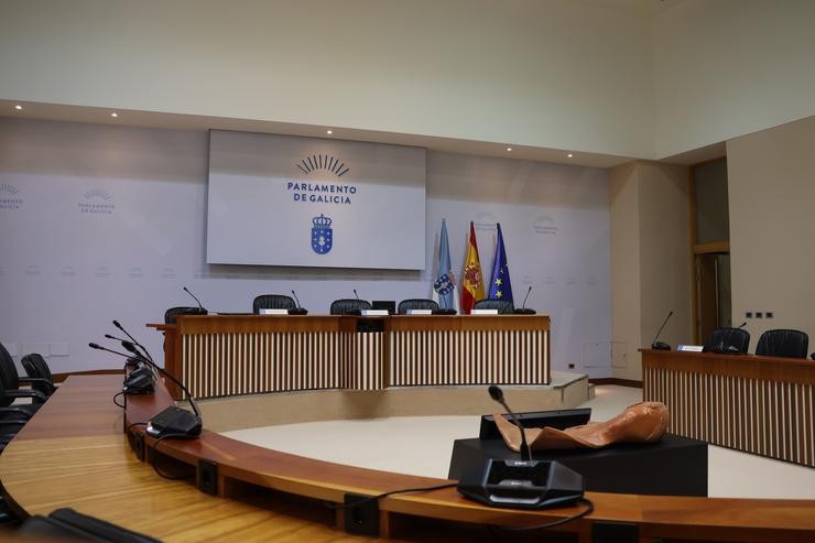 Sala do Pazo do Hórreo onde se celebra a Deputación Permanente / PARLAMENTO DE GALICIA
