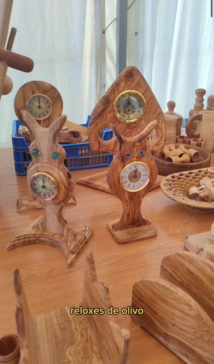 Una mostra do que pode facer un artesán coa madeira do olivo 