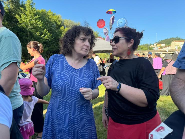 A alcaldesa de Santiago, Goretti Sanmartín, e a edil de Festas, Pilar Lueiro, na Festa Pícara / CONCELLO DE SANTIAGO