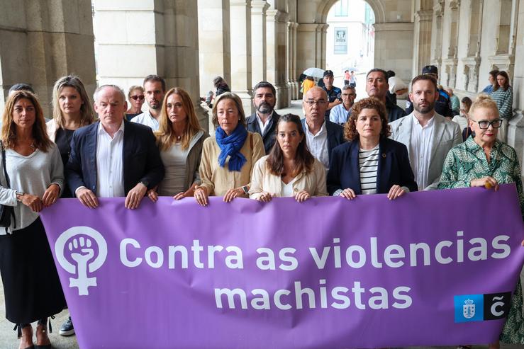 Concentración ante o Concello da Coruña de repulsa polo último crime machista na cidade. CONCELLO DA CORUÑA / Europa Press
