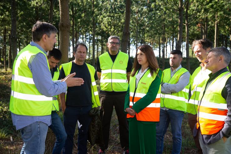A conselleira do Medio Rural, María José Gómez, durante unha visita á Finsa en Santiago.. XUNTA / Europa Press