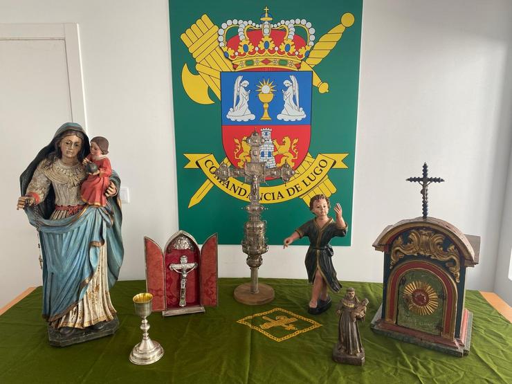 Pezas de arte eclesiático intervidas na Operación Gugalta / GARDA CIVIL DE LUGO