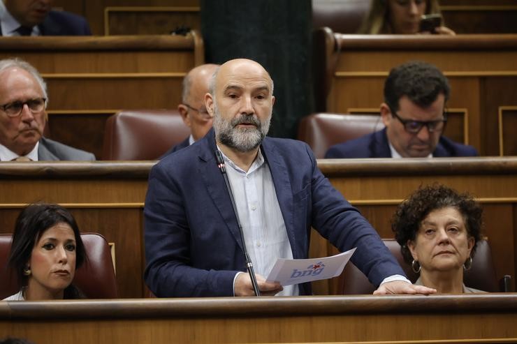 O deputado do BNG Néstor Rego intervén durante unha sesión de control ao Goberno, no Congreso dos Deputados, a 18 de setembro de 2024, en Madrid (España). Durante a sesión de control, o PP, Vox e ERC fan preguntas sobre como afronta o nue. Jesús Hellín - Europa Press / Europa Press