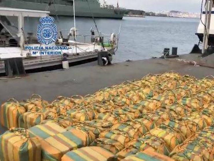 Narcoveleiro co que o condenado Carlos Silla transportou case catro toneladas de cocaína / Policía
