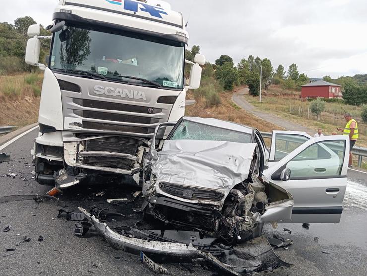 Accidente de Tráfico no Bolo / GARDA CIVIL DE OURENSE - Arquivo