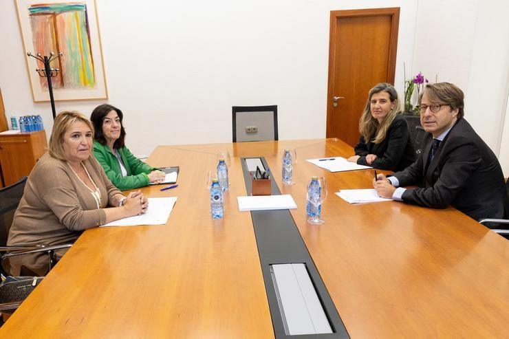 Reunión do conselleiro de Facenda con dous representantes de UGT 