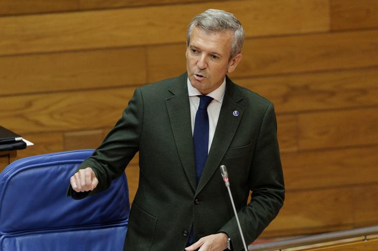 O presidente da Xunta, Alfonso Rueda, na sesión de control / DAVID CABEZON @ XUNTA