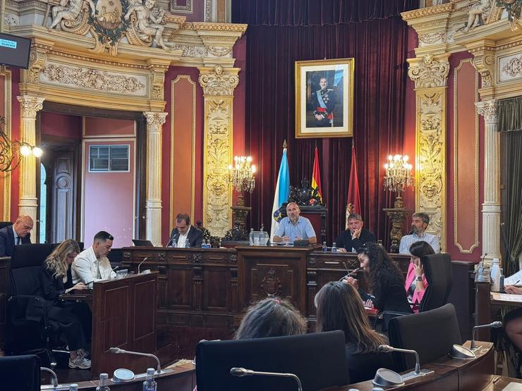 Pleno no Concello de Ourense, presidido polo seu alcalde, Gonzalo Pérez Jácome 
