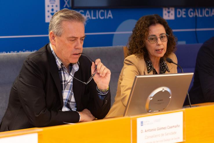 O conselleiro de Sanidade, Antonio Gómez Caamaño, e a directora xeral de Saúde Pública, Carmen Durán.. XUNTA / Europa Press