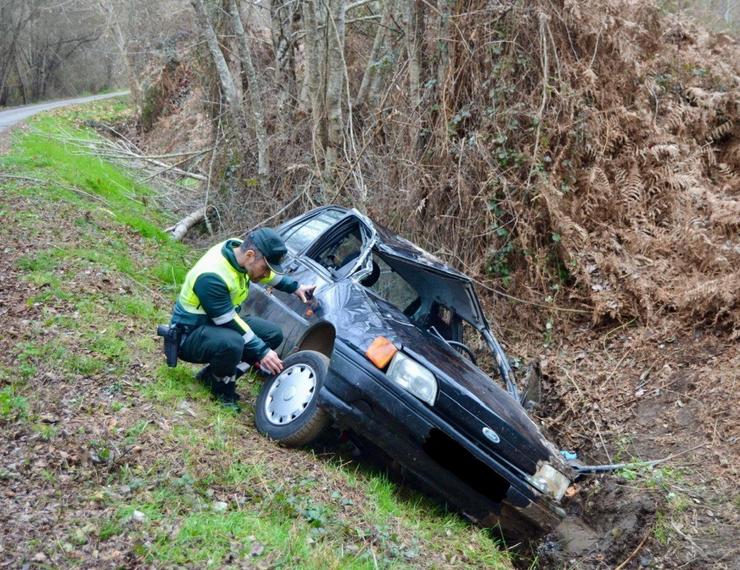Accidente de coche dun menor en Laza / GARDA CIVIL
