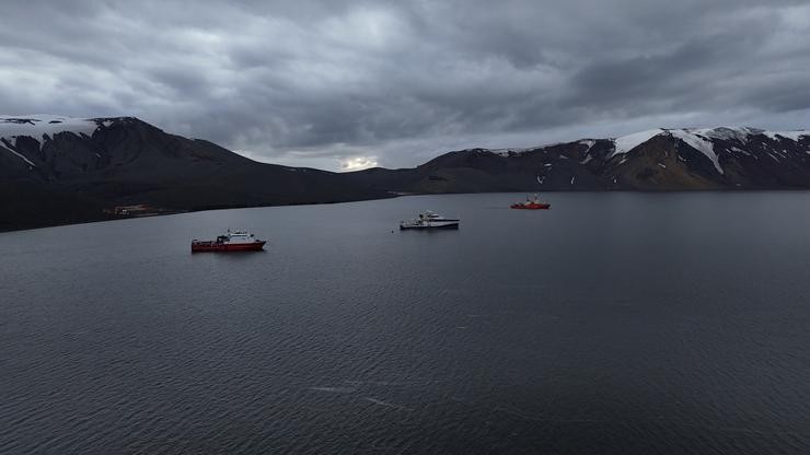 Tres buques oceanográficos españois coinciden por primeira vez en augas antárticas. MICIU / Europa Press