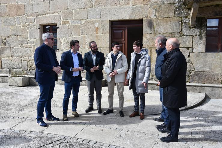 Os alcaldes dos concellos de Ames, Padrón, Dodro, Rianxo, Boiro, A Pobra e Ribeira asinan un manifesto para solicitar a constitución dunha mesa de traballo para pedir a liberalización das peaxes da AP-9. Pazo dá Peregrina. Bertamiráns.. CONCELLO DE AMES / Europa Press