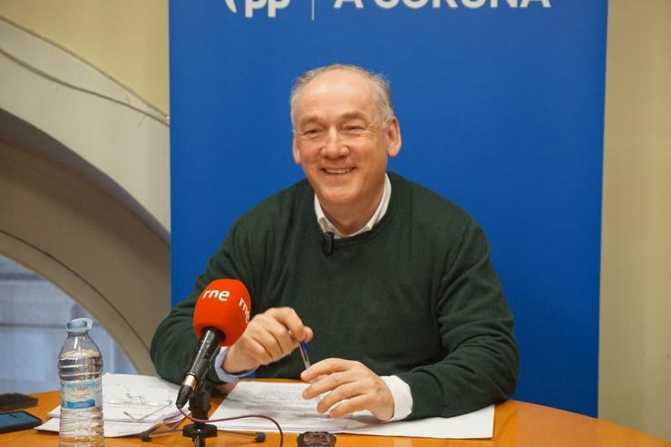 O portavoz do PP no Concello da Coruña, Miguel Lorenzo, en rolda de prensa. PP / Europa Press