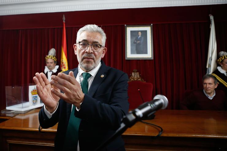 O novo alcalde de Lugo, Miguel Fernández, durante a toma de posesión como alcalde de Lugo, a 11 de marzo de 2025, en Lugo. Carlos Castro - Europa Press