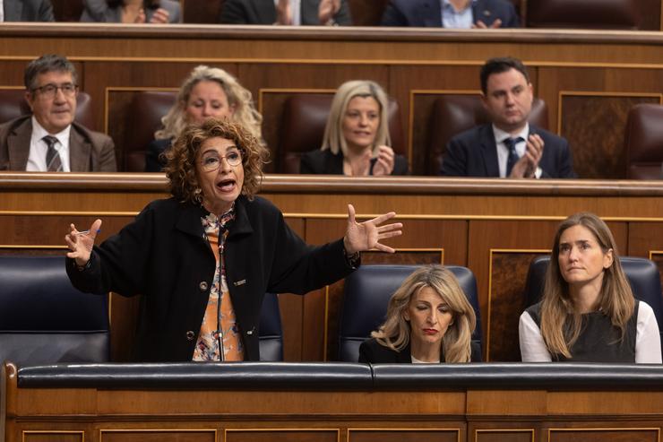 A vicepresidenta primeira e ministra de Facenda, María Jesús Montero, intervén durante un pleno no Congreso dos Deputados, a 12 de marzo de 2025, en Madrid (España). A delegación das competencias de inmigración á Generalitat de Cataluña, p. Europa Press / Europa Press