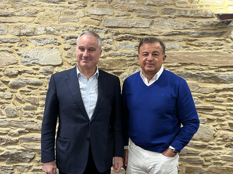 O presidente de Cointega, Javier Guerra, e o secretario xeral, Alberto Rocha, en rolda de prensa este venres. 