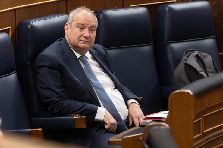 O ministro de Industria, Jordi Hereu, durante unha sesión de control ao Goberno / Eduardo Parra
