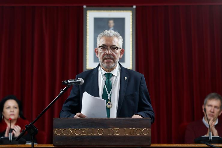 O novo alcalde de Lugo, Miguel Fernández, durante a toma de posesión como alcalde de Lugo, / Carlos Castro