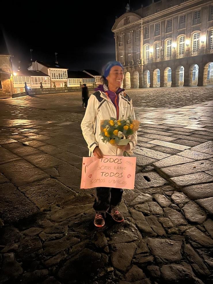 Miate tras completar os 325km do Camiño Primitivo recibe o cariño das persoas e familiares que sofren enfermidades raras 
