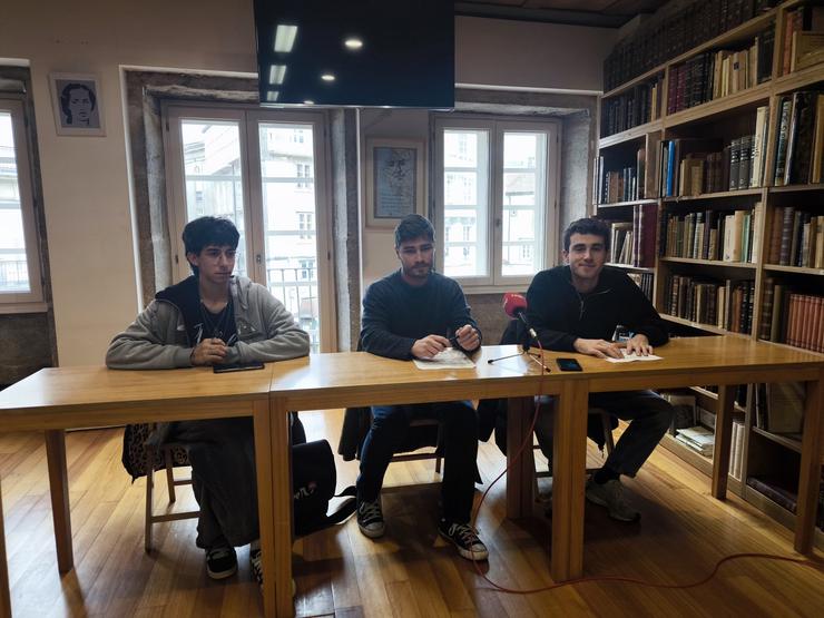 Maeloc Méndez, Lucas Pardo e Gonzalo Deus en rolda de prensa. / Europa Press