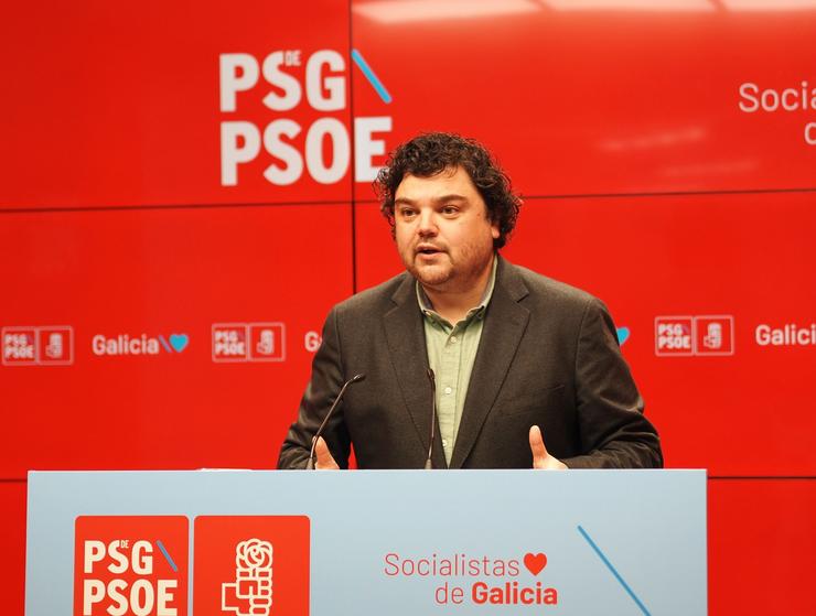 O portavoz da Executiva do PSdeG, Xullo Torrado, en rolda de prensa. PSDEG 