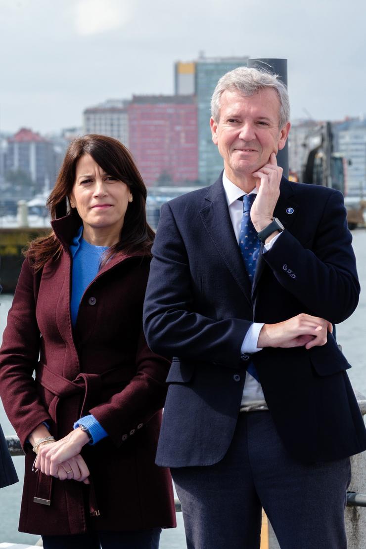 O presidente da Xunta de Galicia, Alfonso Rueda, xunto á conselleira de Vivenda e Planificación de Infraestruturas, María Martínez Allegue, nun acto na Coruña / DAVID CABEZÓN @ XUNTA